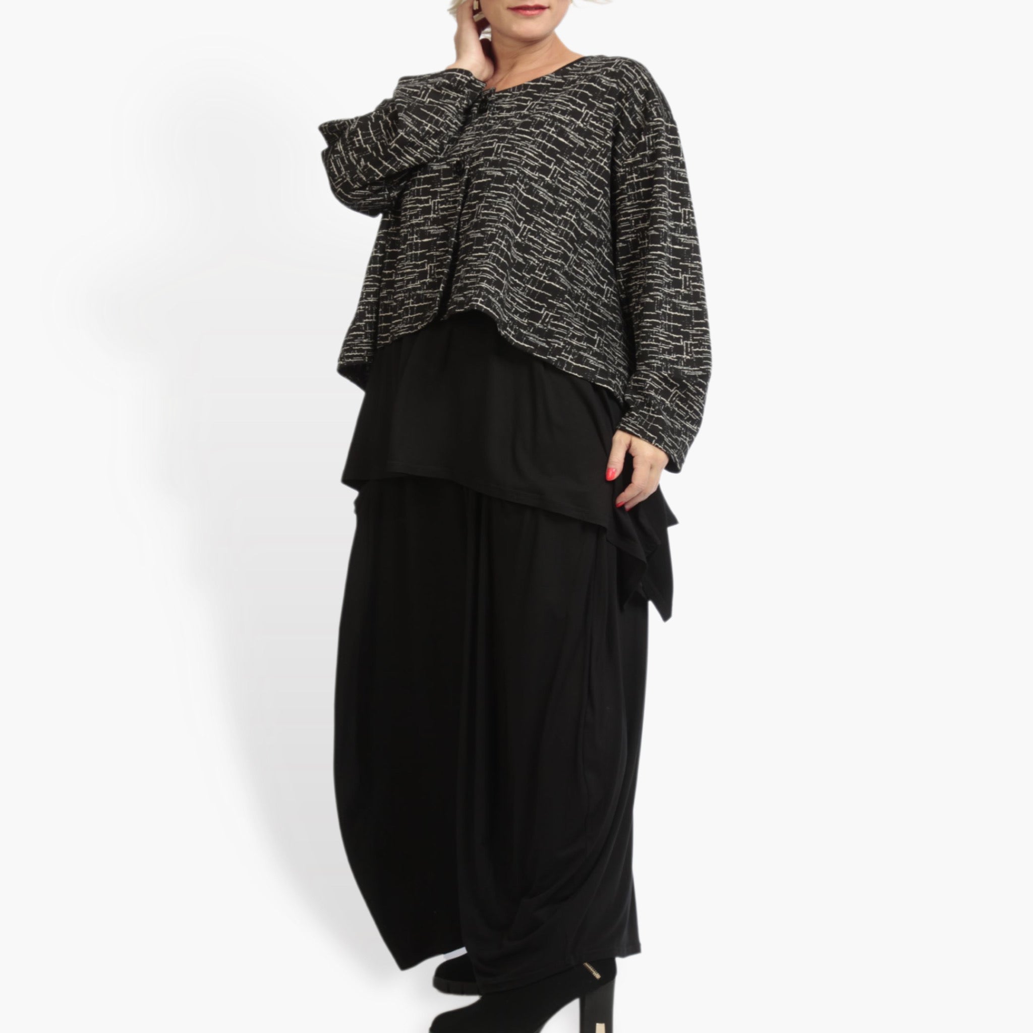  AKH Fashion Jacke in gerundeter Form, aus Materialmix, 0926.00130, Schwarz-Ekru, Grafik