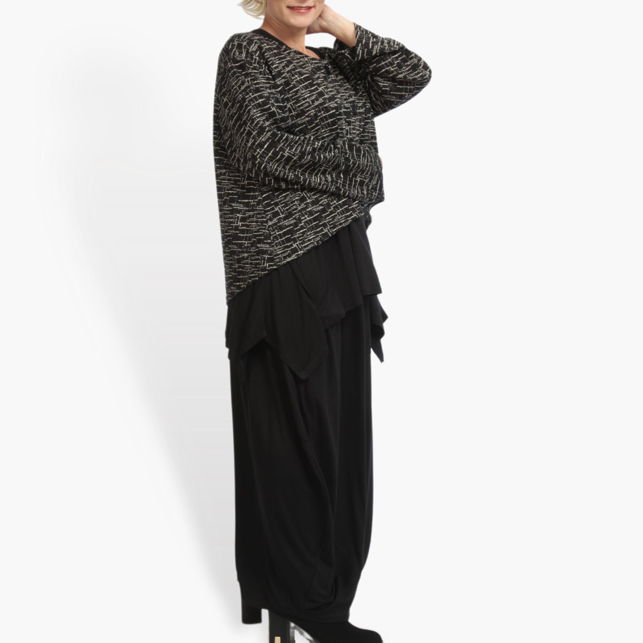  AKH Fashion Jacke in gerundeter Form, aus Materialmix, 0926.00130, Schwarz-Ekru, Grafik