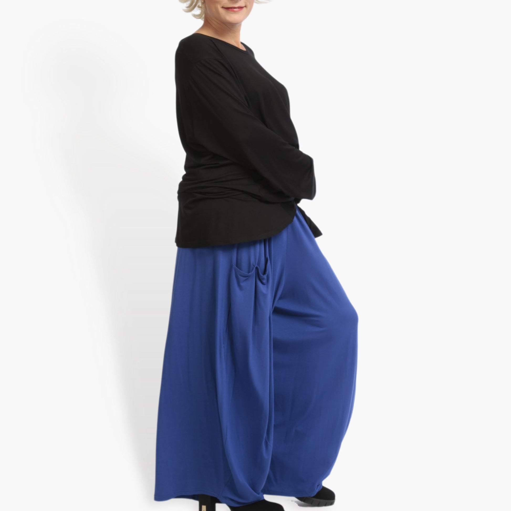  Ballonhose aus luftigem Viskose-Mix in elegantem Blau für bequemes Plus Size Fashion Erlebnis