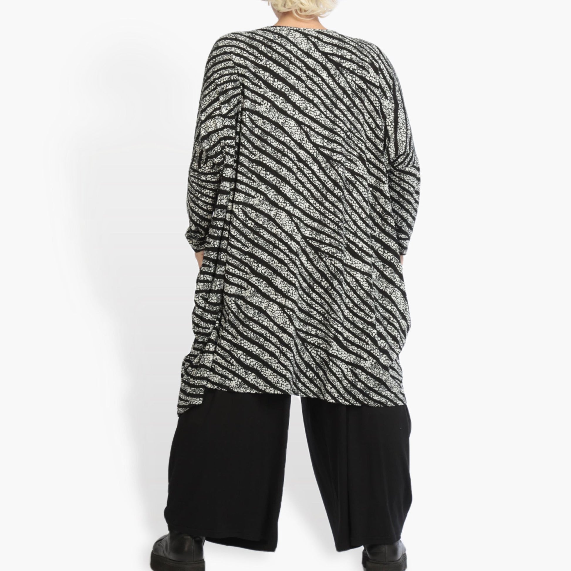  A-Form Bigshirt von AKH Fashion aus Viskose, 0939.06750, Schwarz-Weiß, Streifen, Ausgefallen