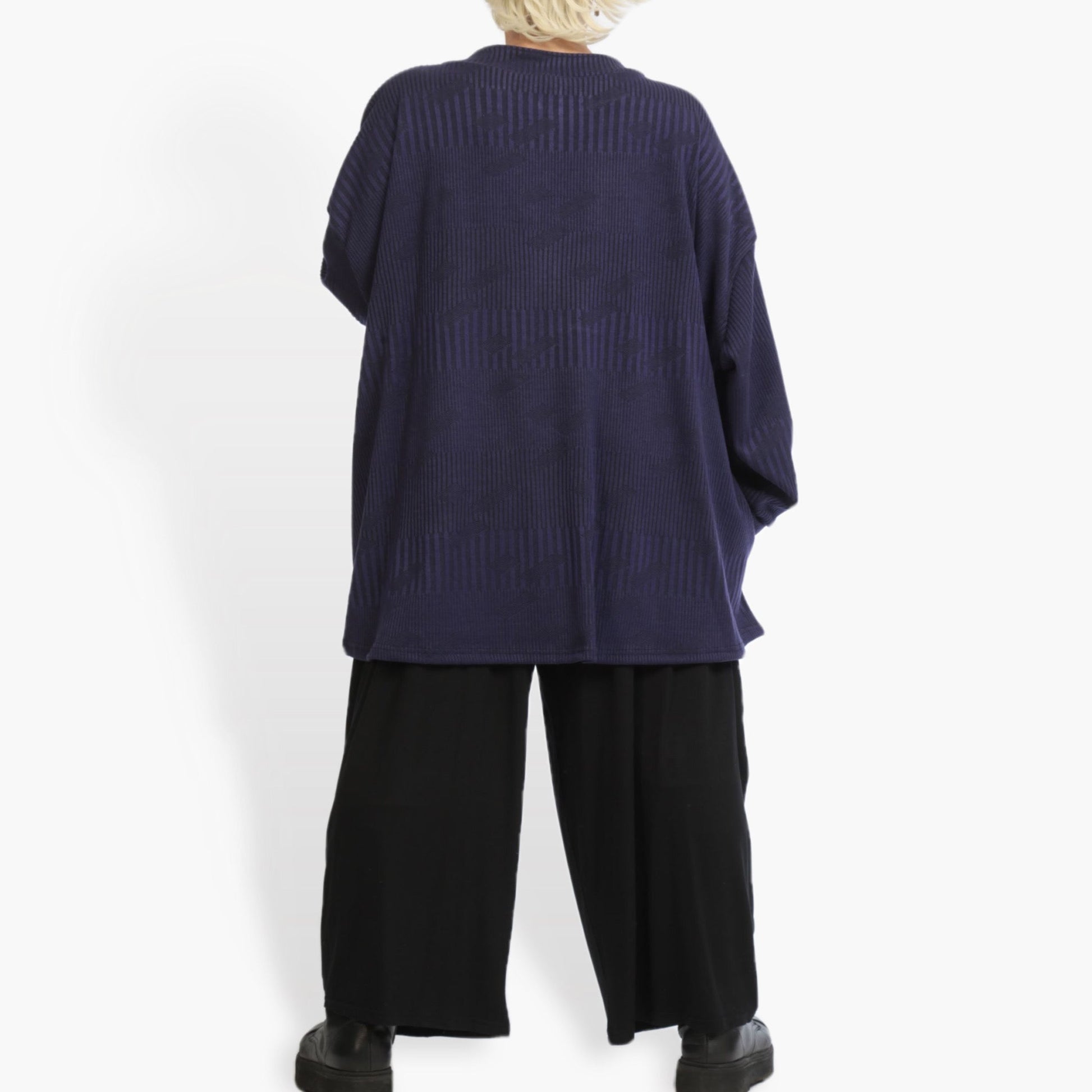  Kastiges Oversize-Shirt in elegantem Violett für den perfekten Herbst-Lagenlook für Plus Size