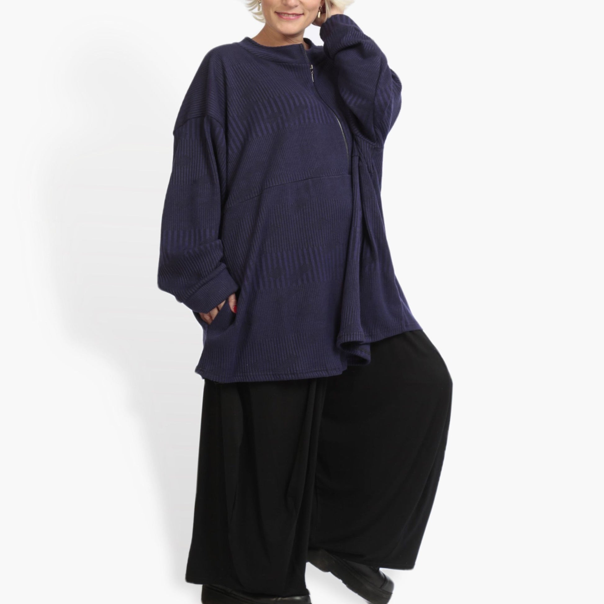  Kastiges Oversize-Shirt in elegantem Violett für den perfekten Herbst-Lagenlook für Plus Size