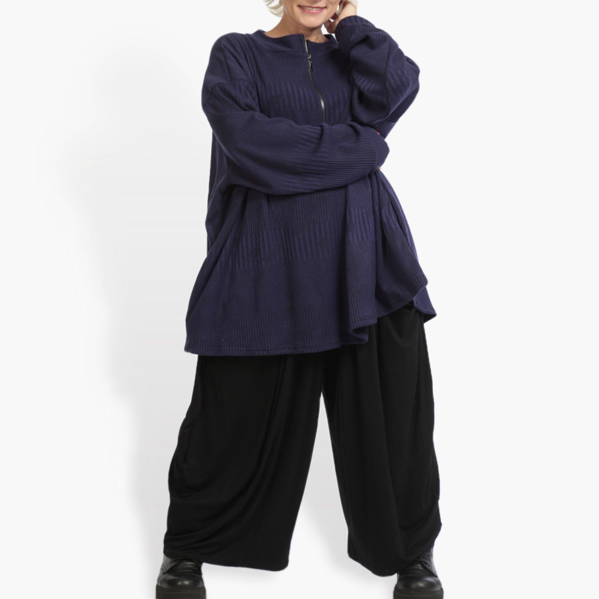  Kastiges Oversize-Shirt in elegantem Violett für den perfekten Herbst-Lagenlook für Plus Size