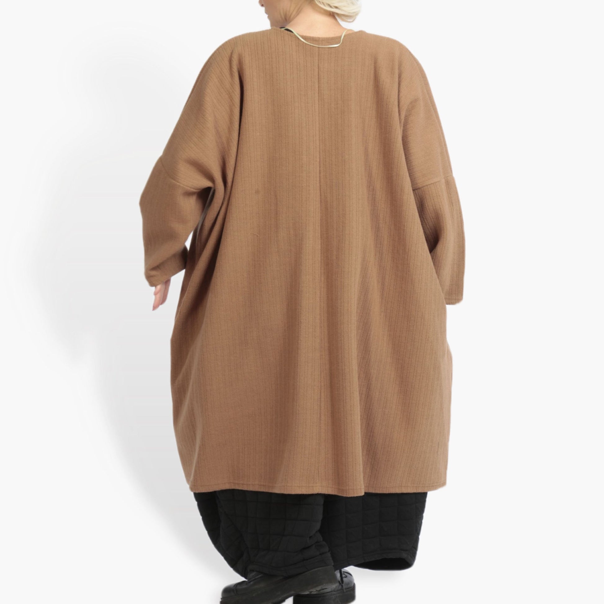  Elegantes Camel Oversize-Kleid mit rundem Ausschnitt für Lagenlook und Plus Size Mode